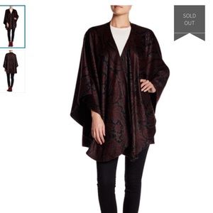 Sofia Cashmere Cashmere Paisley Cape